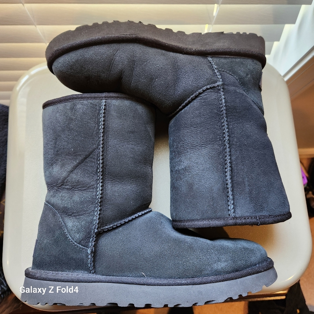 UGG Women's Authentic Classic Short II Black Boots